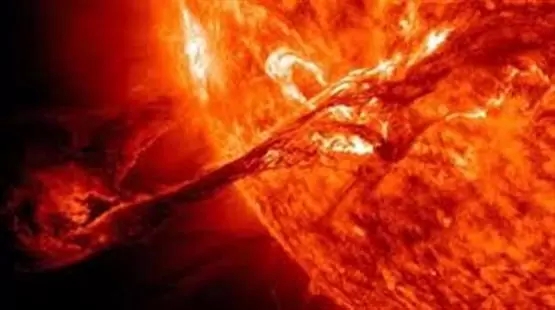 العلماء يرصدون حدوث انفجار شمسي قوي