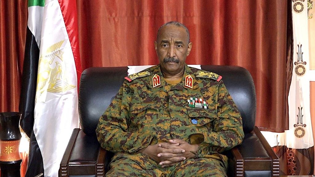 كشف تفاصيل دمج وتقليص وزارات وإلغاء الإتصالات في الحكومة الجديدة في السودان