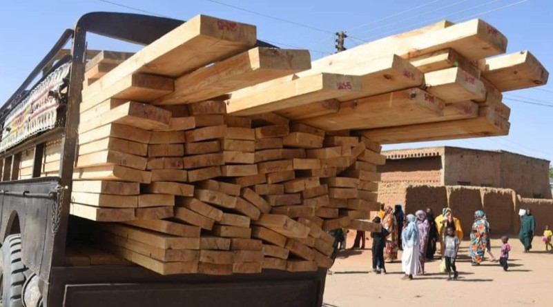 شرطة ولاية شمال كردفان تضبط وتستعيد خشب شركة الخطيب الباقر للاستيراد والتصدير 