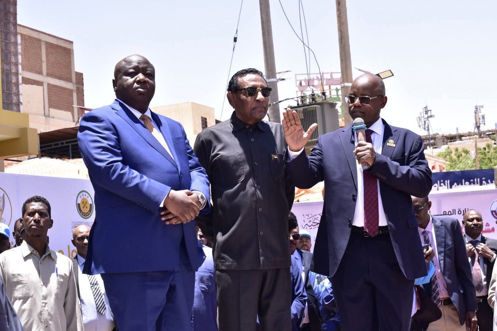 رئيس الوزراء  يدشن أكبر مشروع للمسح الجيولوجي في  السودان