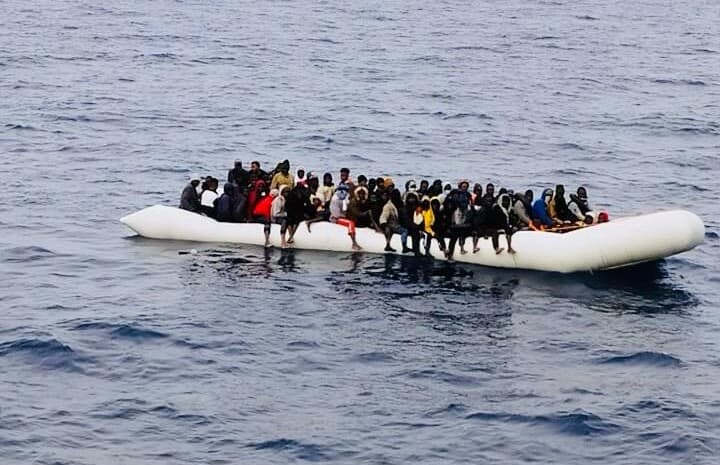 غرق قارب يحمل مهاجرين الى اروبا بينهم سودانيين