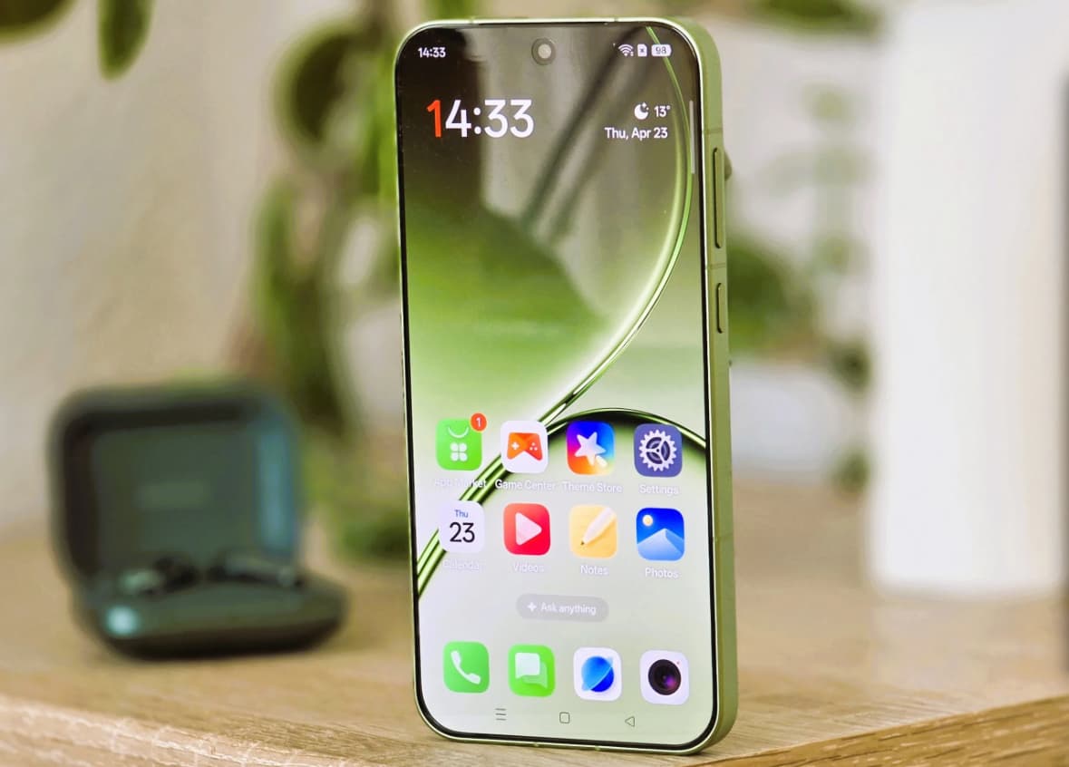 هاتف صغير يهزم iPhone 17 وGalaxy S26 في الأداء والمواصفات