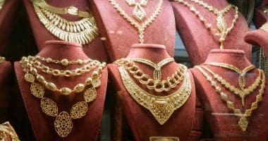 الذهب يتراجع فى مصر اليوم.. ماذا يحدث بالسوق