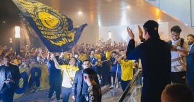 جماهير النصر تستقبل الفريق ورونالدو يرد: أنتم الأفضل.. فيديو