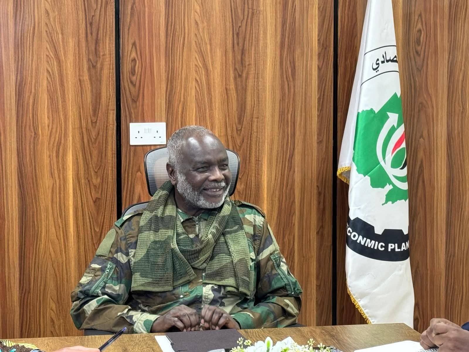 وزير المالية السوداني يصدر قرارا بإعفاء نازحي دارفور وكردفان من رسوم للاستفادة من خدمات في الولاية الشمالية