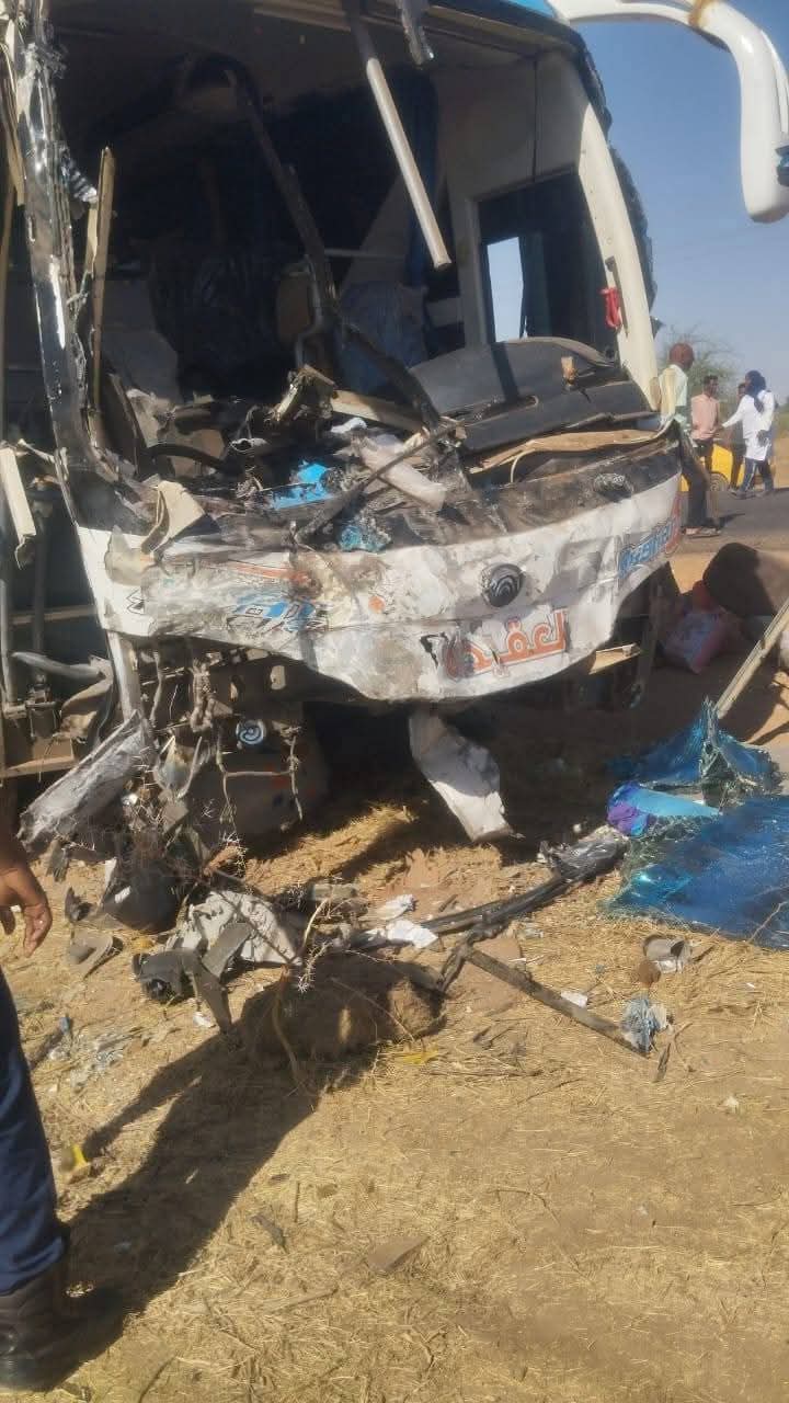مأساة على طريق الخرطوممدني.. 14 قتيلا و16 جريحا في تصادم مروع بسبب خلل فني