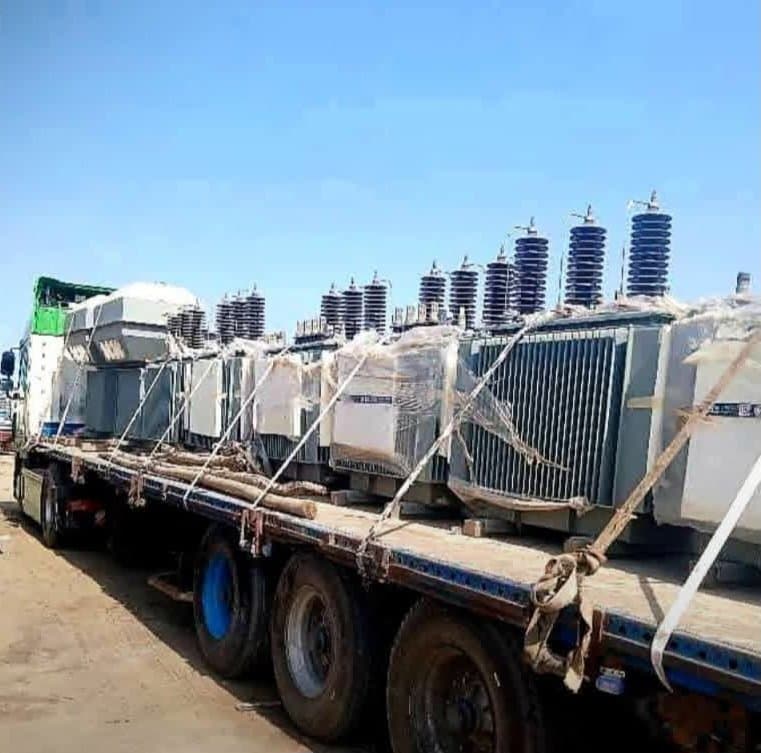 وصول أعداد كبيرة من محولات الكهرباء الجديدة الى الخرطوم لحل أزمة انقطاع التيار