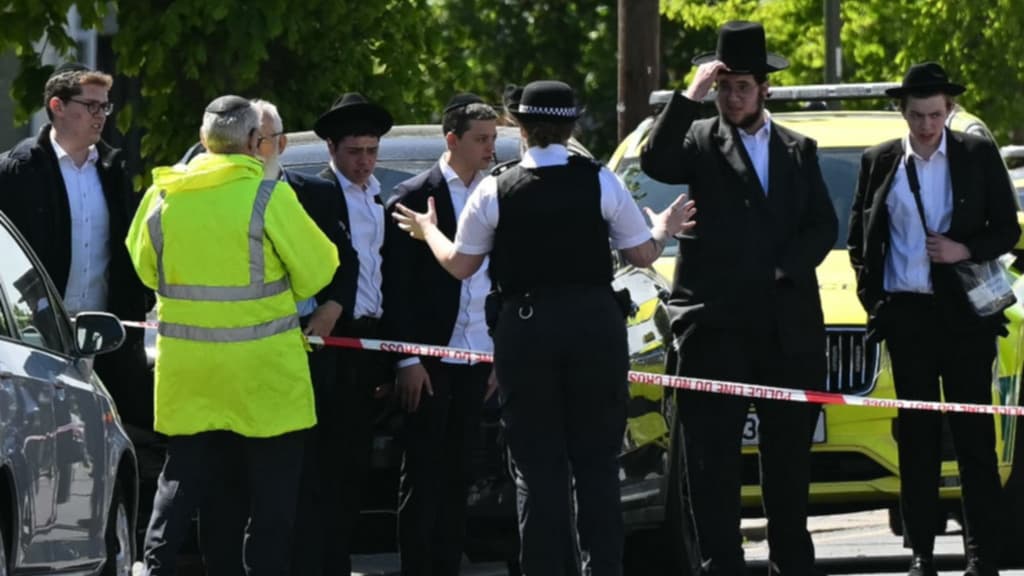 UK: Starmer condemns antisemitic attack after two Jewish men stabbed in London