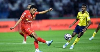 القادسية ضد النصر.. تعادل 11 في شوط أول مثير بالدوري السعودي