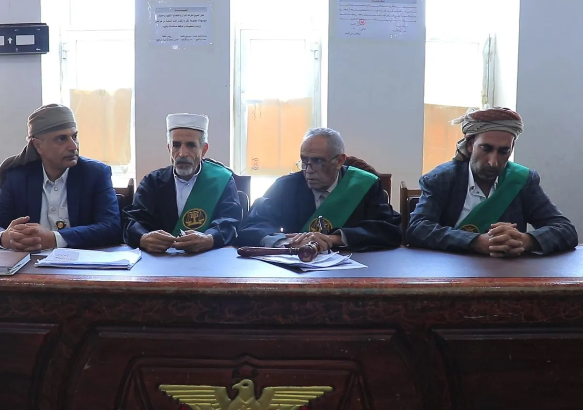 الحوثيون يعيدون تشكيل القضاء ويضيقون على النساء