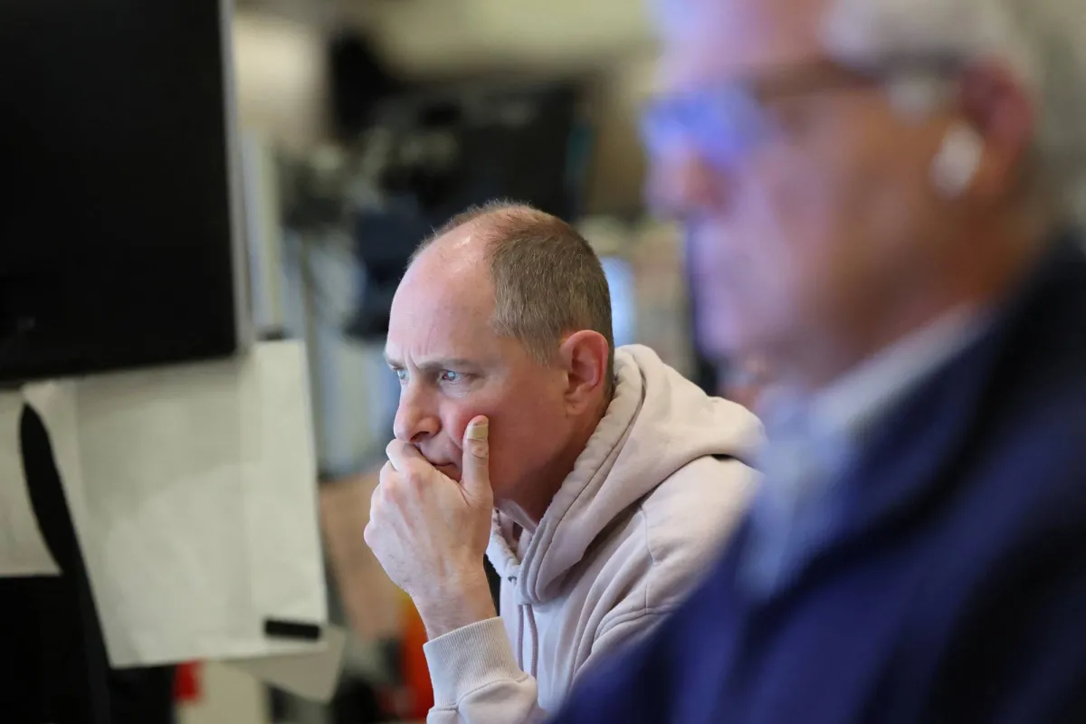 وول ستريت تفقد زخمها نتيجة التوترات مع إيران