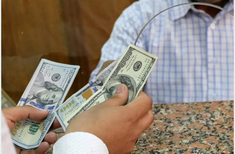 تقلبات الدولار تربك الأسواق المصرية