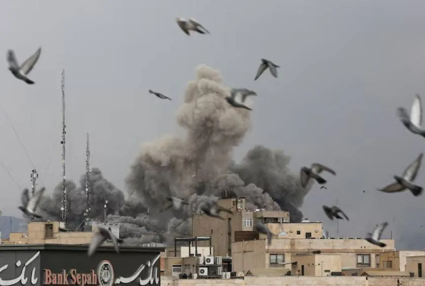 مقتل 14 عنصرا من الحرس الثوري الإيراني جراء انفجار بقايا قنابل