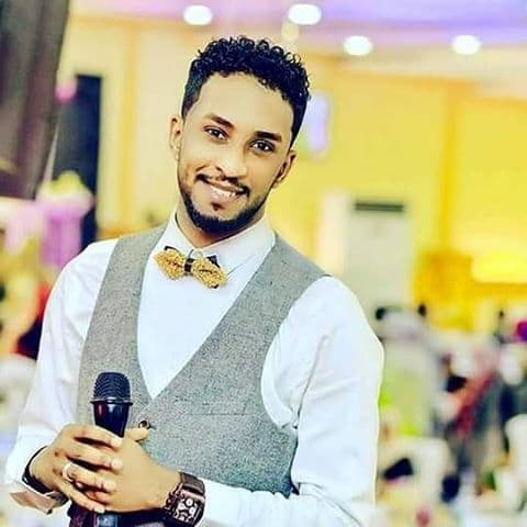 شاهد بالفيديو.. الفنان محمد بشير يحيي حفل زواج إبنة وزير الخارجية التشادي ويحصل على أموال طائلة من النقطة بالدولار