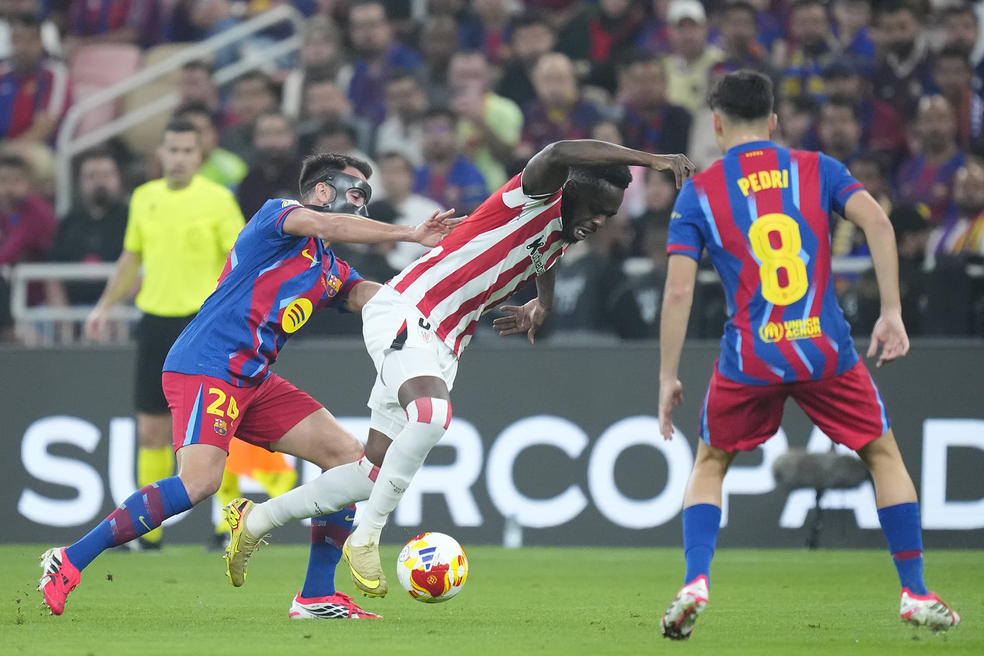 ما سبب غضب الجماهير السعودية وصافراتها ضد مهاجم بلباو ويليامز