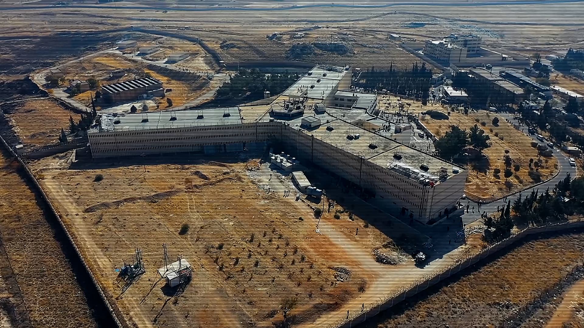 مشاهد تعرض لأول مرة من داخل صيدنايا وأسئلة عمن سرق ذاكرة السجن