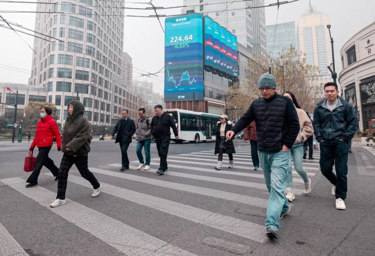 المركزي الصيني يتعهد بخفض نسبة الاحتياطي الإلزامي وسعر الفائدة