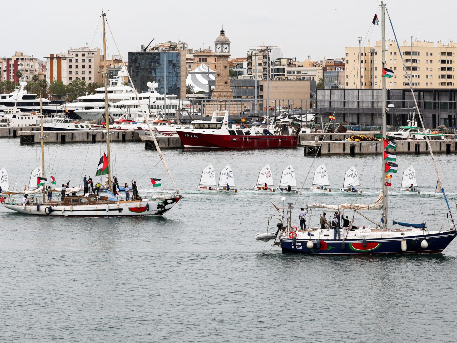 الاستغاثة الأخيرة.. بحرية الاحتلال تهاجم أسطول الصمود المتجه إلى غزة