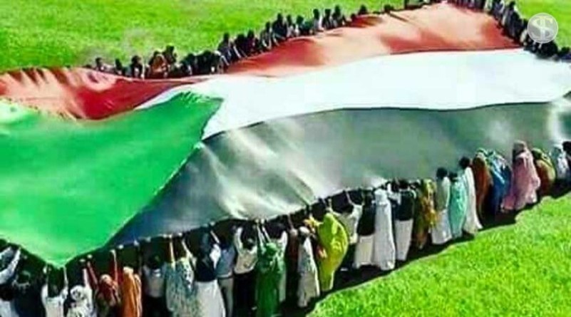 بالفيديو.. في مشهد مؤثر.. سوداني يبكي ويذرف الدموع وهو يردد الأغنية الوطنية أنا إفريقي أنا سوداني020 بالفيديو.. في مشهد مؤثر.. سوداني يبكي ويذرف الدموع وهو يردد الأغنية الوطنية أنا إفريقي أنا سوداني