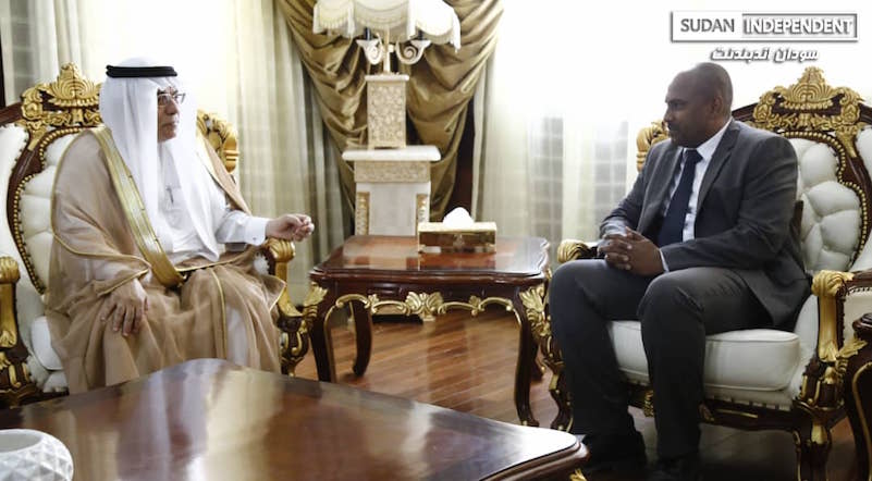 عضو المجلس السيادي يلتقي سفير خادم الحرمين الشريفين بالقصر الجمهوري 020 عضو المجلس السيادي يلتقي سفير خادم الحرمين الشريفين بالقصر الجمهوري