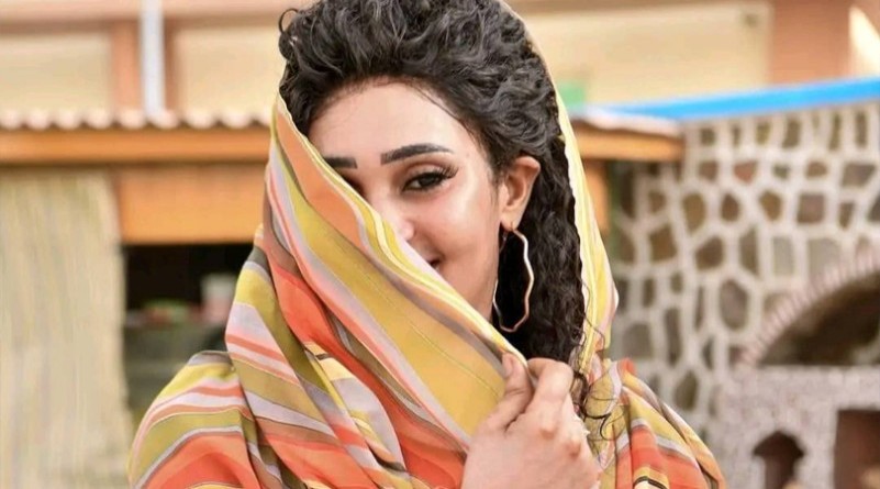 شاهد.. الفنانة عشة الجبل تخطف الأضواء على مواقع التواصل بجلسة تصوير جديدة020 شاهد.. الفنانة عشة الجبل تخطف الأضواء على مواقع التواصل بجلسة تصوير جديدة
