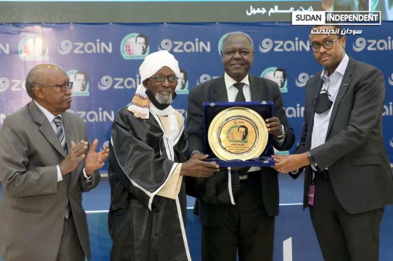 مجلس أمناء جائزة الطيب صالح العالمية للإبداع الكتابي يعلن الفائزين في الدورة ال(12 ) وشرحبيل أحمد شخصية العام 020 مجلس أمناء جائزة الطيب صالح العالمية للإبداع الكتابي يعلن الفائزين في الدورة ال(12 ) وشرحبيل أحمد شخصية العام