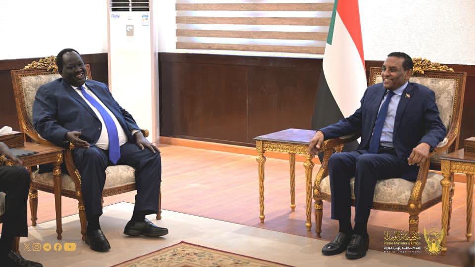 كامل إدريس يستقبل مستشار رئيس جمهورية جنوب السودان