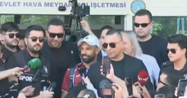 استقبال تاريخى لـ محمد صلاح فى تركيا.. فيديو