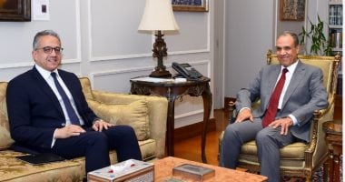 وزير الخارجية يؤكد لـ العنانى التزام مصر بمواصلة التعاون الوثيق مع اليونسكو