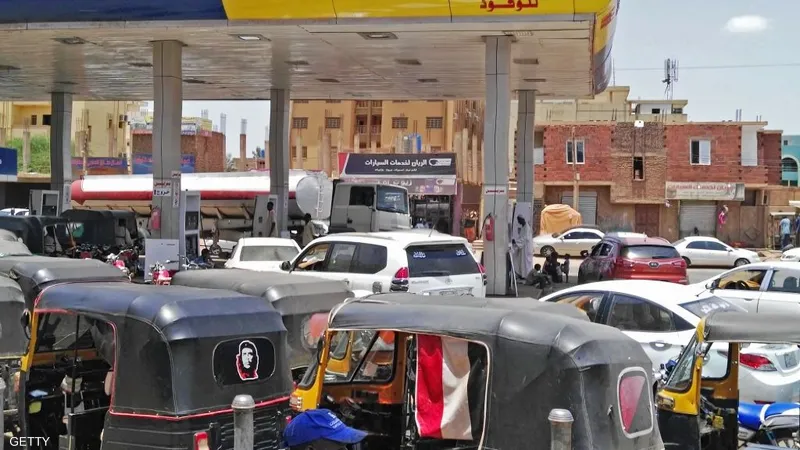 سلطات الخرطوم تفرض ضوابط مشددة لتوزيع المواد البترولية بالمحطات