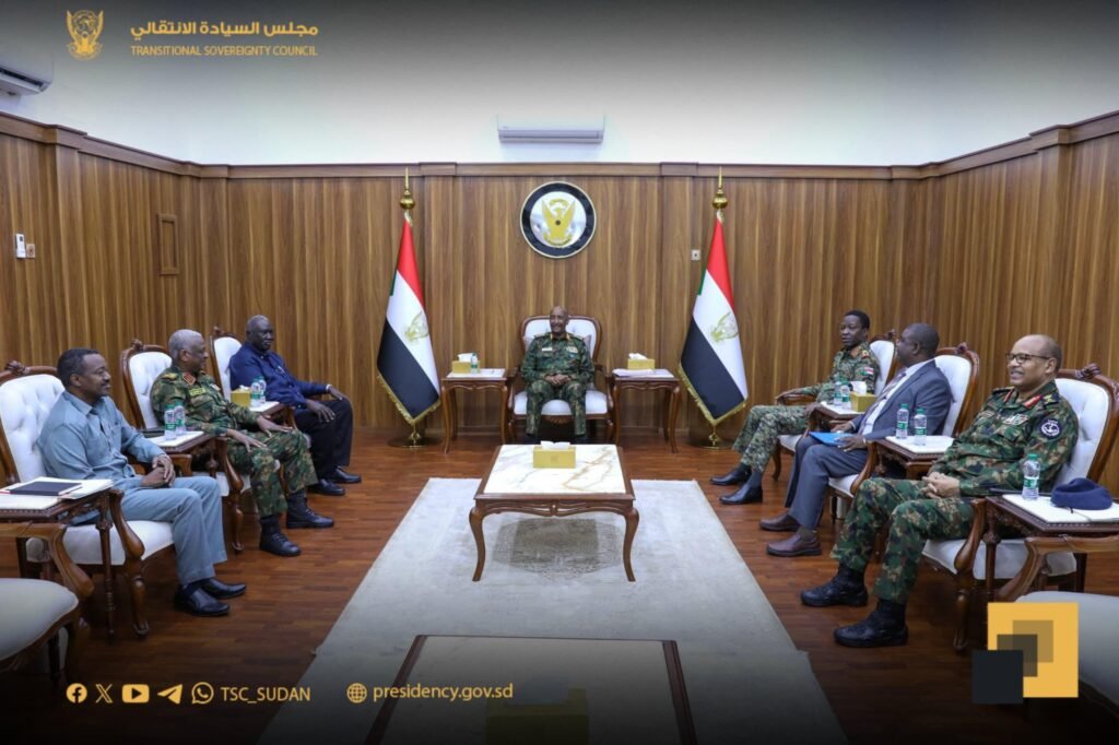 البرهان يتراجع عن قرار و يسحب صلاحيات عن أعضاء في مجلس السيادة بينهم العسكريين020 البرهان يتراجع عن قرار و يسحب صلاحيات عن أعضاء في مجلس السيادة بينهم العسكريين