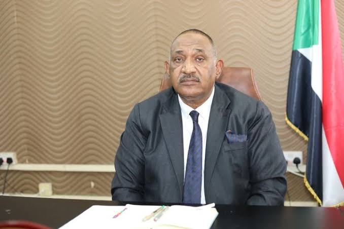 السودان.. وزير النفط يوجه اتهامات لحكومة الفترة الانتقالية