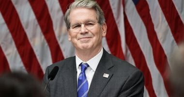 وزير الخزانة الأمريكى: الولايات المتحدة مستعدة لتوفير ممرات آمنة لنقل النفط