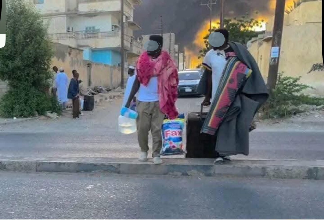 البرهان يتوعد بالقصاص ونزوح 120 أسرة في بورتسودان020 البرهان يتوعد بالقصاص ونزوح 120 أسرة في بورتسودان