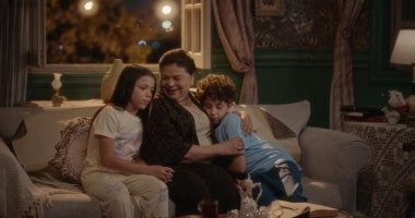 رأس الأفعى الحلقة 5.. ماجدة زكى تواسى ابنها وتدعوه للجوء إلى الله لحل أزمته