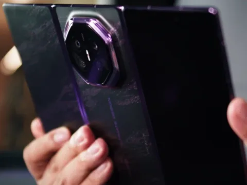 هواوي تكشف رسميا عن هواوي تكشف رسميا عن هاتف Mate XT 2 ثلاثي الطي بآلية طي جديدة كليا