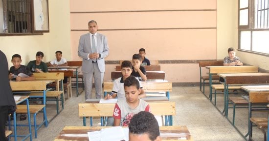 وزارة التربية تحدد مواعيد امتحانات الصفوف الانتقالية وتؤكد دعم الرواتب لتغطية النقص الوظيفي