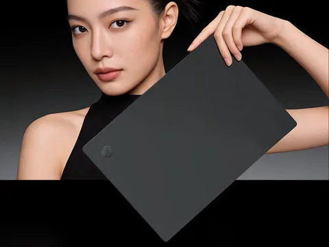 Mechrevo تطلق حاسوبها الخفيف 14 Max Carbon بشاشة OLED كمنافس لحواسيب MacBook Air