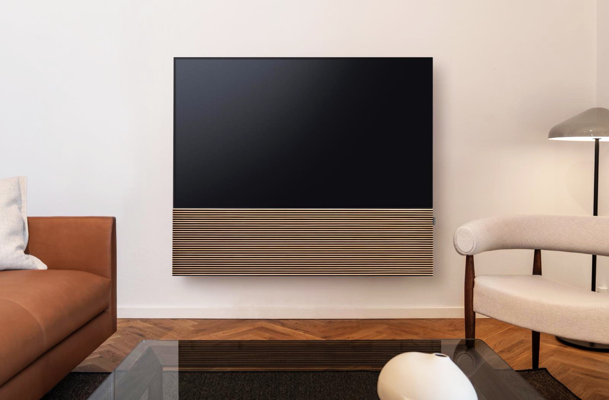 سامسونج تكشف عن تلفاز Canvas HiFi S99H OLED بساوند بار مدمج خلف واجهة خشبية أنيقة