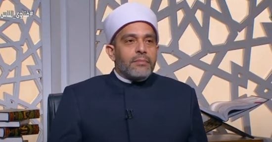 ما حكم قتل الكلاب بالسم للخلاص من الإيذاء.. أمين الفتوى يجيب