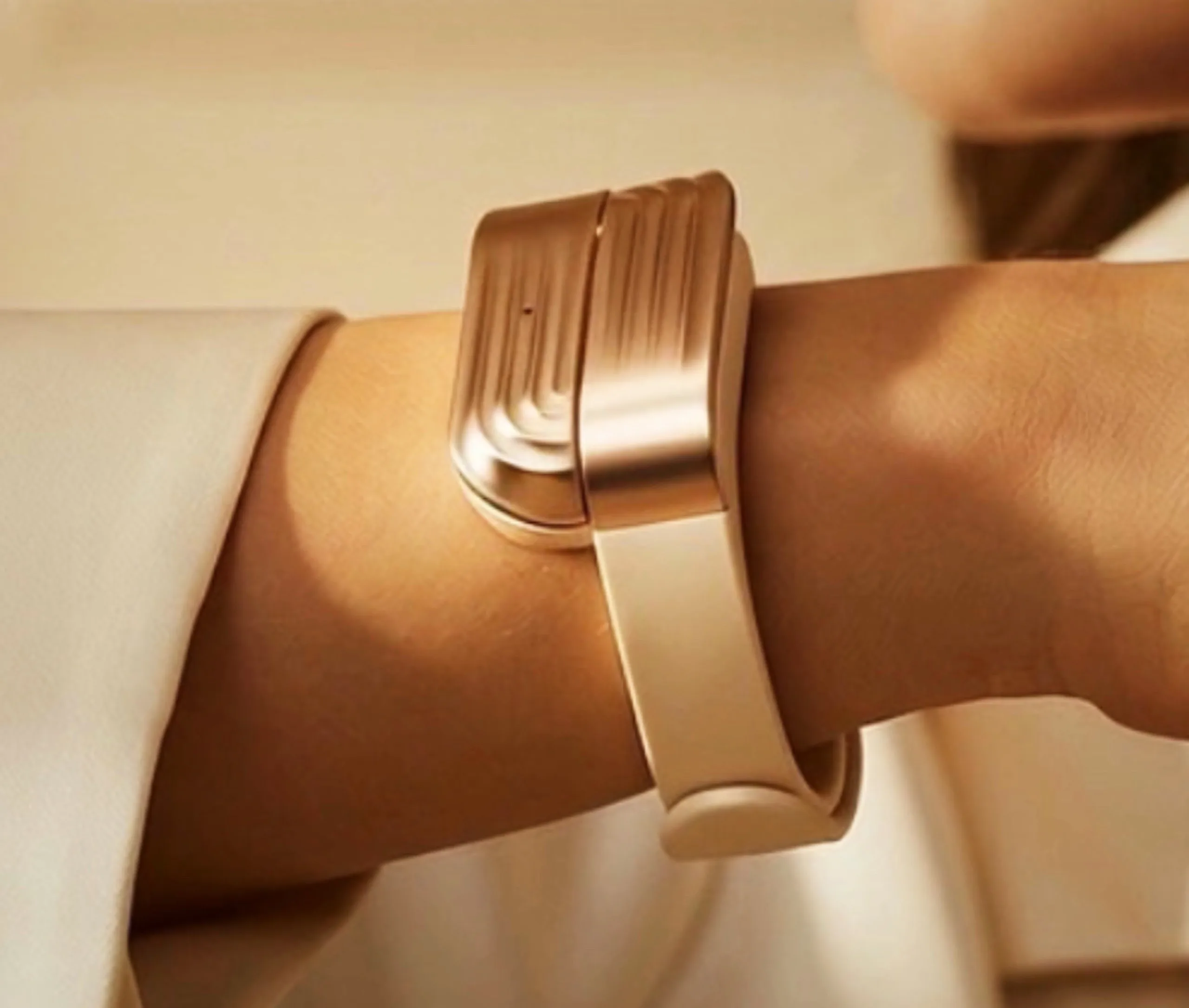 سوار للمعصم يراقب مستويات الهرمونات على مدار الساعة ويقال إنه يوفر بيانات مفيدة للتمارين الرياضية والخصوبة