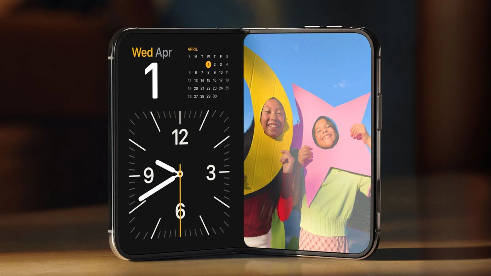كيف ردت آبل على مسألة تجعد الشاشة في هاتفها القابل للطي iPhone Duo appleevent