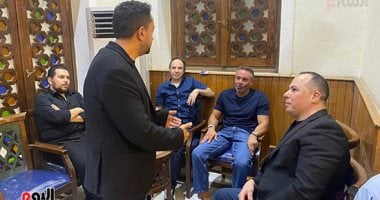 حازم إمام يقدم واجب العزاء فى الزميل الراحل أحمد عادل بالحامدية الشاذلية