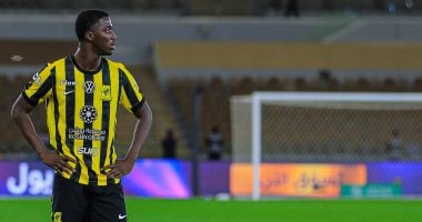 اتحاد جدة يعلن إصابة لاعبه محمدو دومبيا بتمزق فى الرباط الصليبى