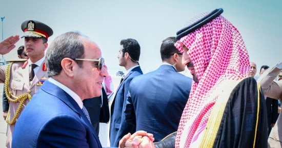 الرئيس السيسى يودع ولى العهد السعودى بمطار القاهرة الدولى