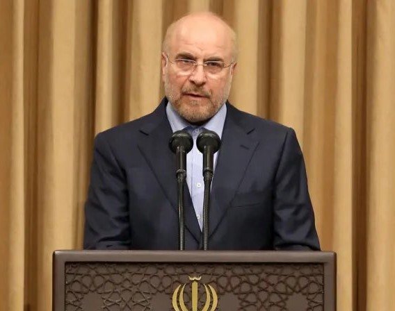 رئيس برلمان إيران يطلق تصريحات ساخرة عن عبور ناقلة نفط وسفن أمريكية مضيق هرمز..على بلاي ستيشن