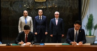 مدبولى يشهد توقيع عقد مشروع زينيث جروب لإنتاج مكونات صناعة إطارات السيارات