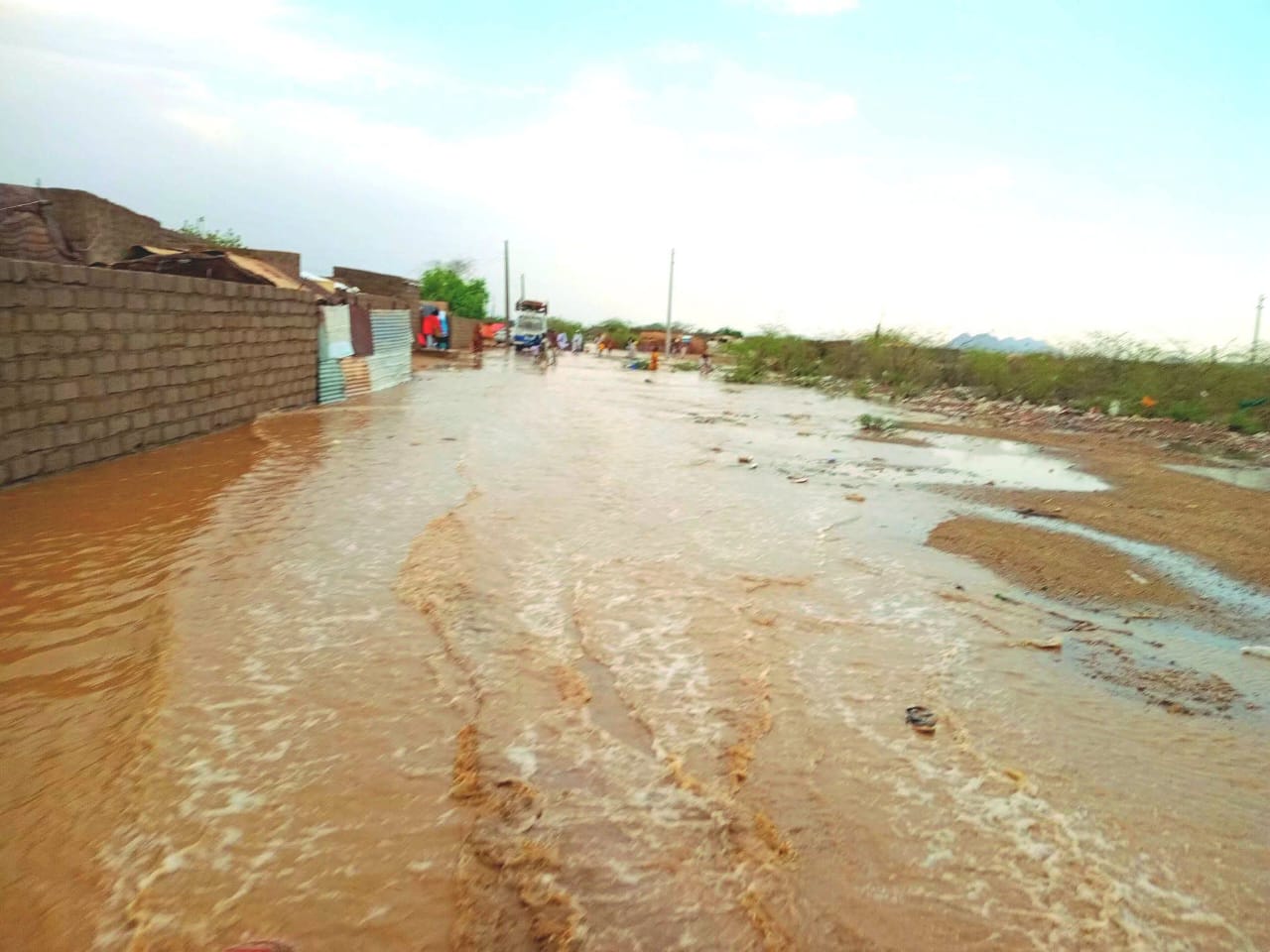 أمطار غزيرة تضرب ولايات سودانية .. وفاة طفل في سنكات وانهيار 346 منزلا بربك