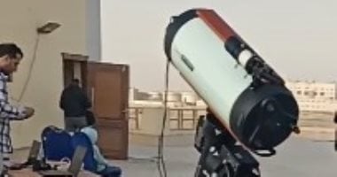 الجميع منتظر .. تلسكوب حديث يستطلع هلال شهر شوال فى بنى سويف فيديو