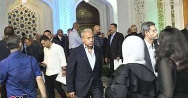 الخطيب وجمال علام والدرندلى يقدمون واجب العزاء فى الدهشورى حرب